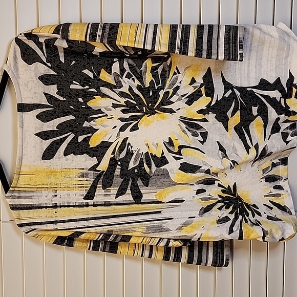 Chicos Easywear Womens Blouse Top Size PETITE Yellow & Black Floral 3/4 Sleeve - Picture 8 of 9
